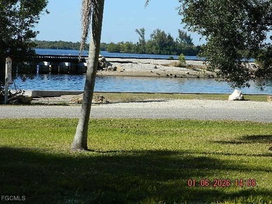 Build Your Dream Home: River Views & Boat Access at Your - photo 4