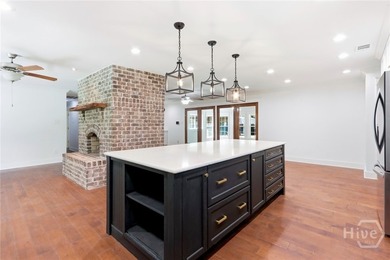 CLASSIC WITH A TWIST IN BEAUTIFUL ISLE OF HOPE! This +/- 2236 s - photo 14