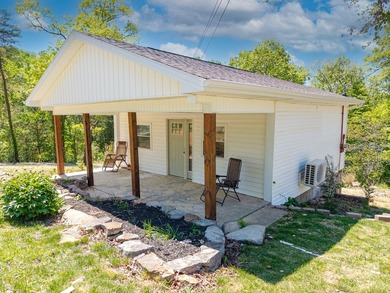 Charming Fully Remodeled Tiny Home Near the Water! This adorable - photo 5
