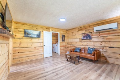 Charming Fully Remodeled Tiny Home Near the Water! This adorable - photo 7