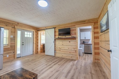 Charming Fully Remodeled Tiny Home Near the Water! This adorable - photo 9