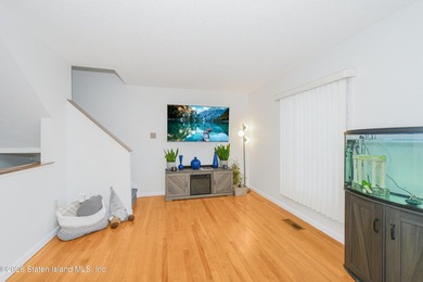 Beautifully maintained 4 bedroom, 4 bath townhome located in the - photo 8