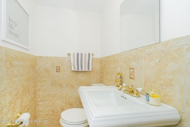 Beautifully maintained 4 bedroom, 4 bath townhome located in the - photo 9