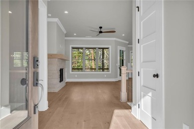 Welcome to luxury lake living at its finest! This stunning new - photo 5