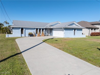 Cape Coral Lakes Area Home For Sale in Cape Coral Florida