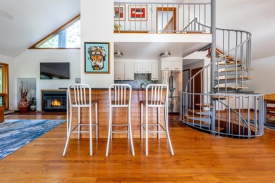 A beautiful home for all seasons! This stunning - photo 10