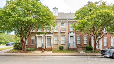 Lake Norman Townhome/Townhouse Active Under Contract in Mooresville North Carolina