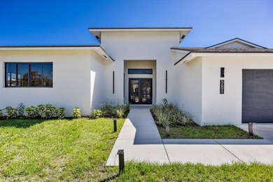 Beautifully designed CBS New Construction Home with modern style - photo 2