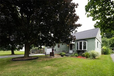 If you're searching for a home that's cute as a button, move-in - photo 4