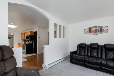 If you're searching for a home that's cute as a button, move-in - photo 7