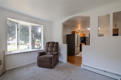 If you're searching for a home that's cute as a button, move-in - photo 9