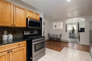 If you're searching for a home that's cute as a button, move-in - photo 10