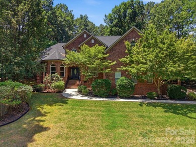 Enjoy water views, an exceptional location near Lake Norman, and - photo 1