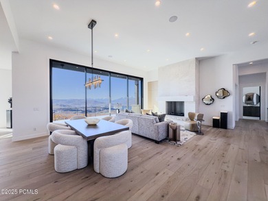 Discover unbeatable panoramic views of Deer Valley, the - photo 5