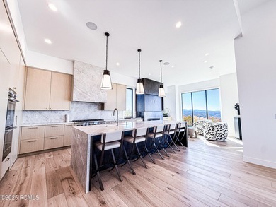 Discover unbeatable panoramic views of Deer Valley, the - photo 8