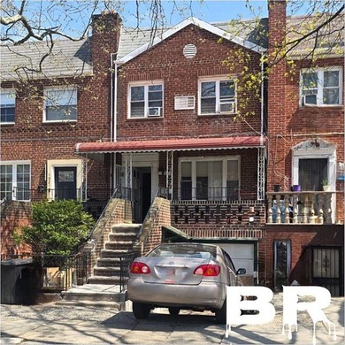 FOR SALE: MARINE PARK - This home features a private driveway & - photo 2