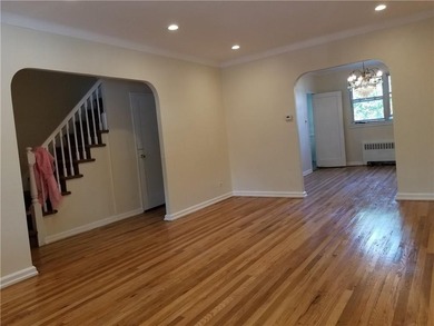 FOR SALE: MARINE PARK - This home features a private driveway & - photo 4