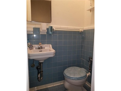 FOR SALE: MARINE PARK - This home features a private driveway & - photo 8