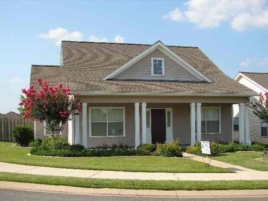 This Adorable house on a beautiful corner lot is freshly painted - photo 1