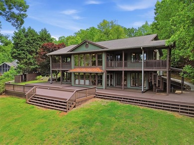 Welcome to 100 Brittany Way! Perched in the peaceful Newtown - photo 1