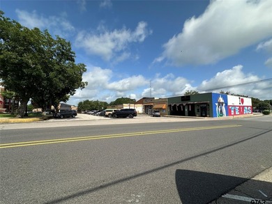 Prime Downtown Quitman, TX Commercial Building, Turnkey - photo 11