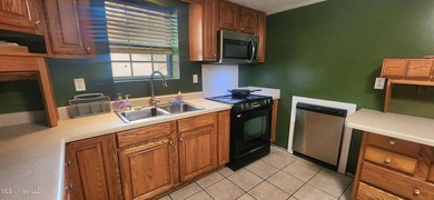 Spacious and full of potential-- a wonderful opportunity to make - photo 11