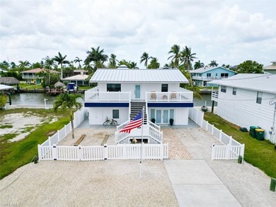 Boater's Paradise in the Heart of Goodland! Welcome to a truly - photo 1