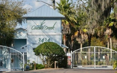St. Johns River Condo Active Under Contract in Jacksonville Florida