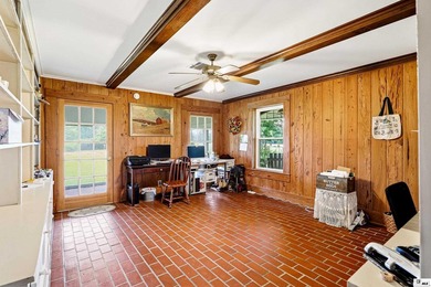 Welcome to your own private retreat! This stunning 4 bedroom, 4 - photo 16