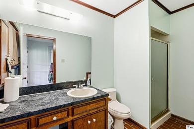 Welcome to your own private retreat! This stunning 4 bedroom, 4 - photo 19