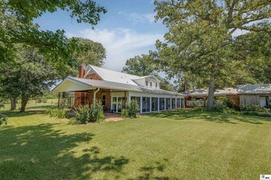 Welcome to your own private retreat! This stunning 4 bedroom, 4 - photo 22
