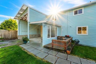 Just a short walk to the ocean, this 5-bedroom, 2-bath home - photo 25