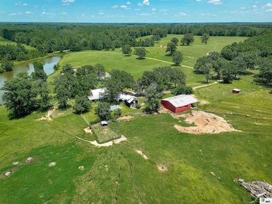 Welcome to your own private retreat! This stunning 4 bedroom, 4 - photo 33