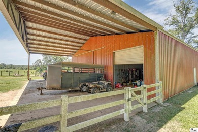Welcome to your own private retreat! This stunning 4 bedroom, 4 - photo 37