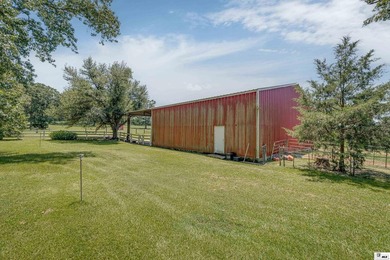 Welcome to your own private retreat! This stunning 4 bedroom, 4 - photo 38