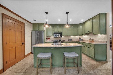 Fully furnished and beautifully renovated lakefront condo at - photo 10