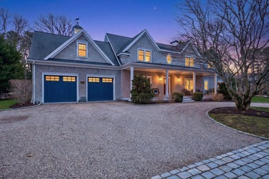 Ideally situated for an easy walk to Osterville Village and - photo 1