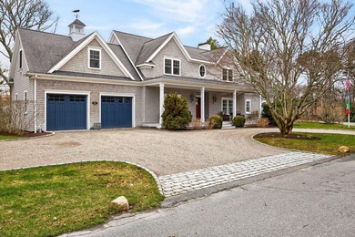 Ideally situated for an easy walk to Osterville Village and - photo 3