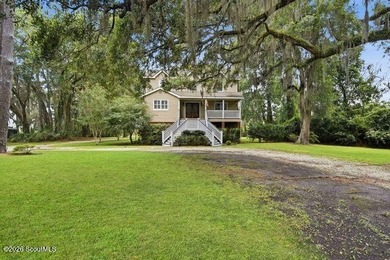 Experience the beauty of coastal living in this stunning - photo 3