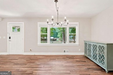 Welcome home to this beautifully renovated 3-bedroom, 2-bathroom - photo 9