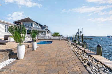 Waterfront Living at Its Finest in Green Island! Wake up every - photo 41