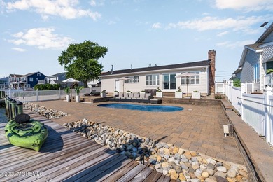 Waterfront Living at Its Finest in Green Island! Wake up every - photo 43