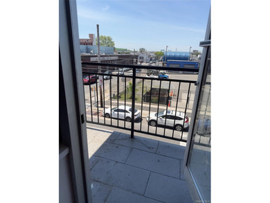 Conveniently located near Main St, 15 min away from 7 train - photo 6