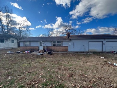 Lake of the Ozarks Home For Sale in Edwards Missouri