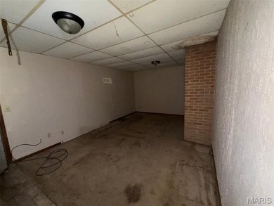 Don't miss this opportunity to own a 3-bedroom, 2-bathroom - photo 9