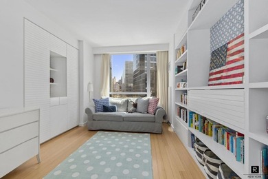 FLOOR-THROUGH THREE BEDROOM / FOUR BATH IN THE EAST WING OF THE - photo 11