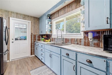 Welcome home to this charming 2-bedroom, 1-bath home in the - photo 12