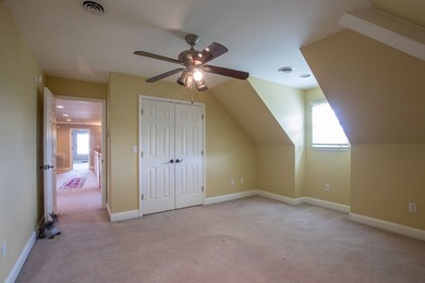 Spacious 4BR/4BA single-family home located just minutes from - photo 23