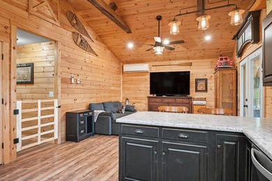 This beautifully maintained 2-bedroom, 2-bath lakefront home - photo 25