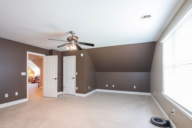 Spacious 4BR/4BA single-family home located just minutes from - photo 25
